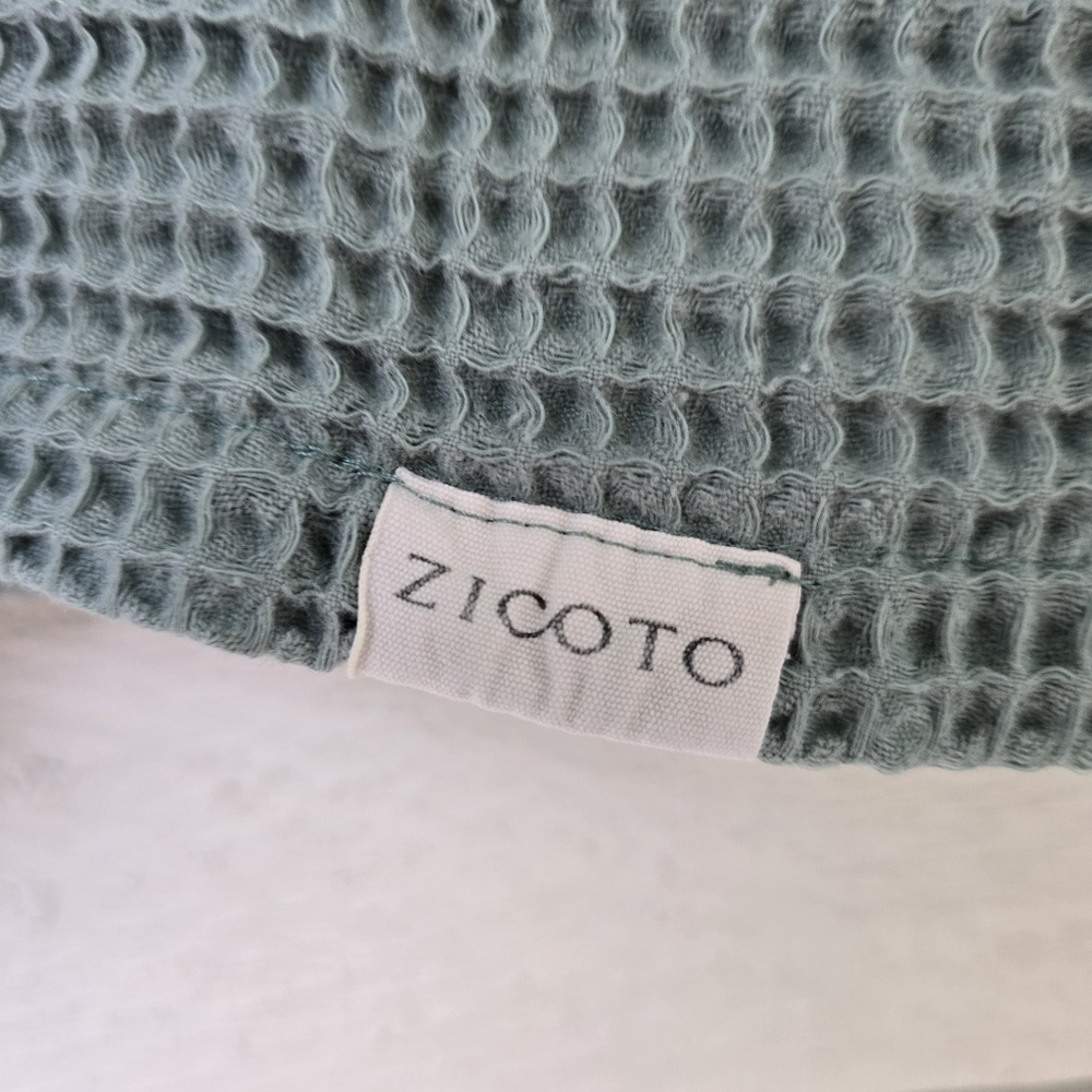 ZICOTO Soft Hooded Waffle Cotton Beach Towel for Kids - Picture 2 of 6